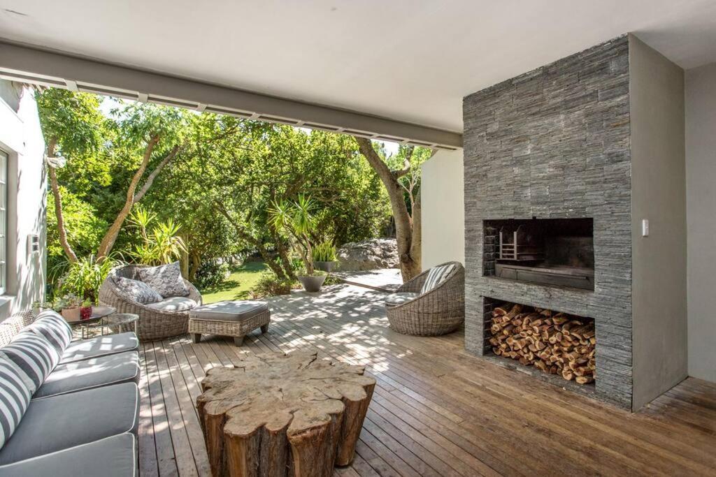 Spacious With Beautiful Garden And Views *