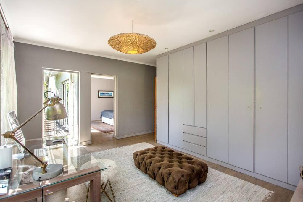 Spacious With Beautiful Garden And Views *