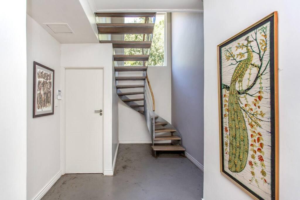 Spacious With Beautiful Garden And Views * Cape Town