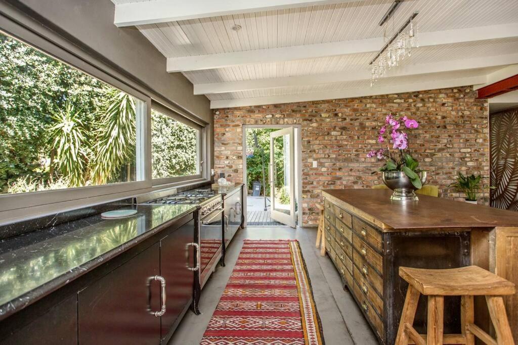Spacious With Beautiful Garden And Views Holiday home
